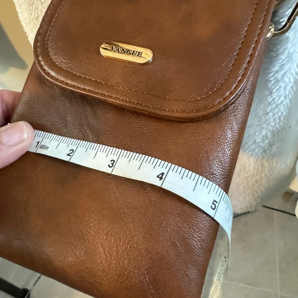 Vangue nwot crossbody